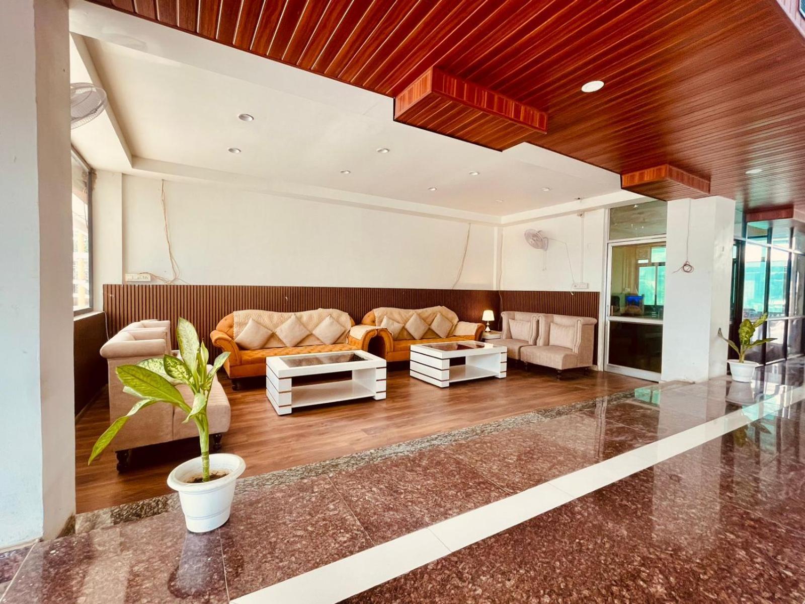 Country Inn Ayodhya - Opposite Airport Bagian luar foto